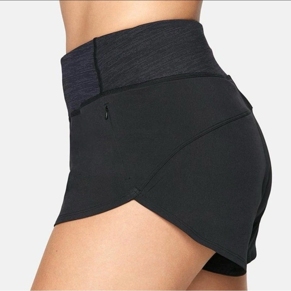 Outdoor voices Hudson shorts! Size medium.